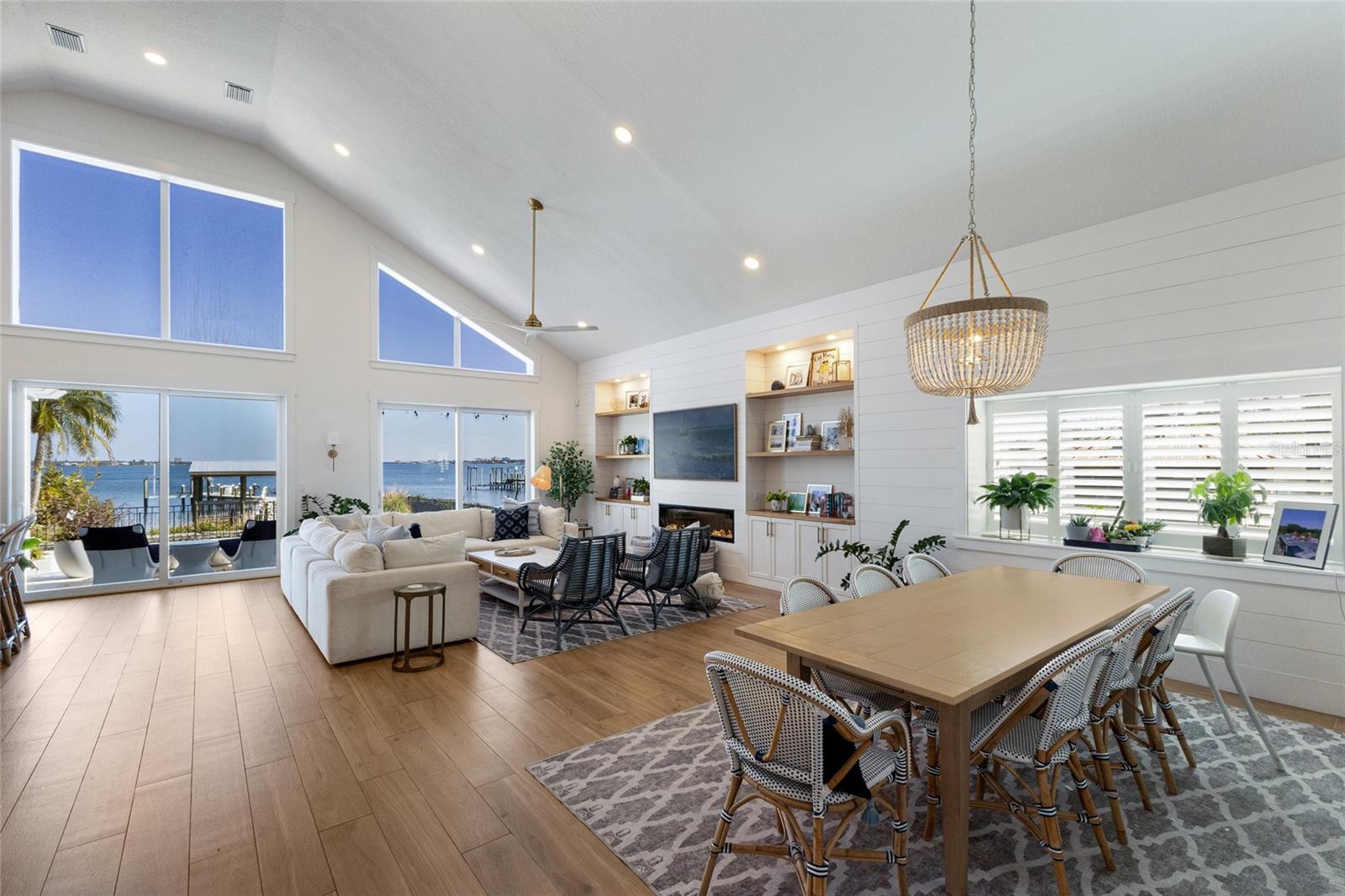 BRADLEY SHORES - Residential