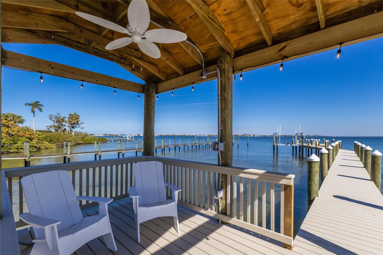 BRADLEY SHORES - Residential