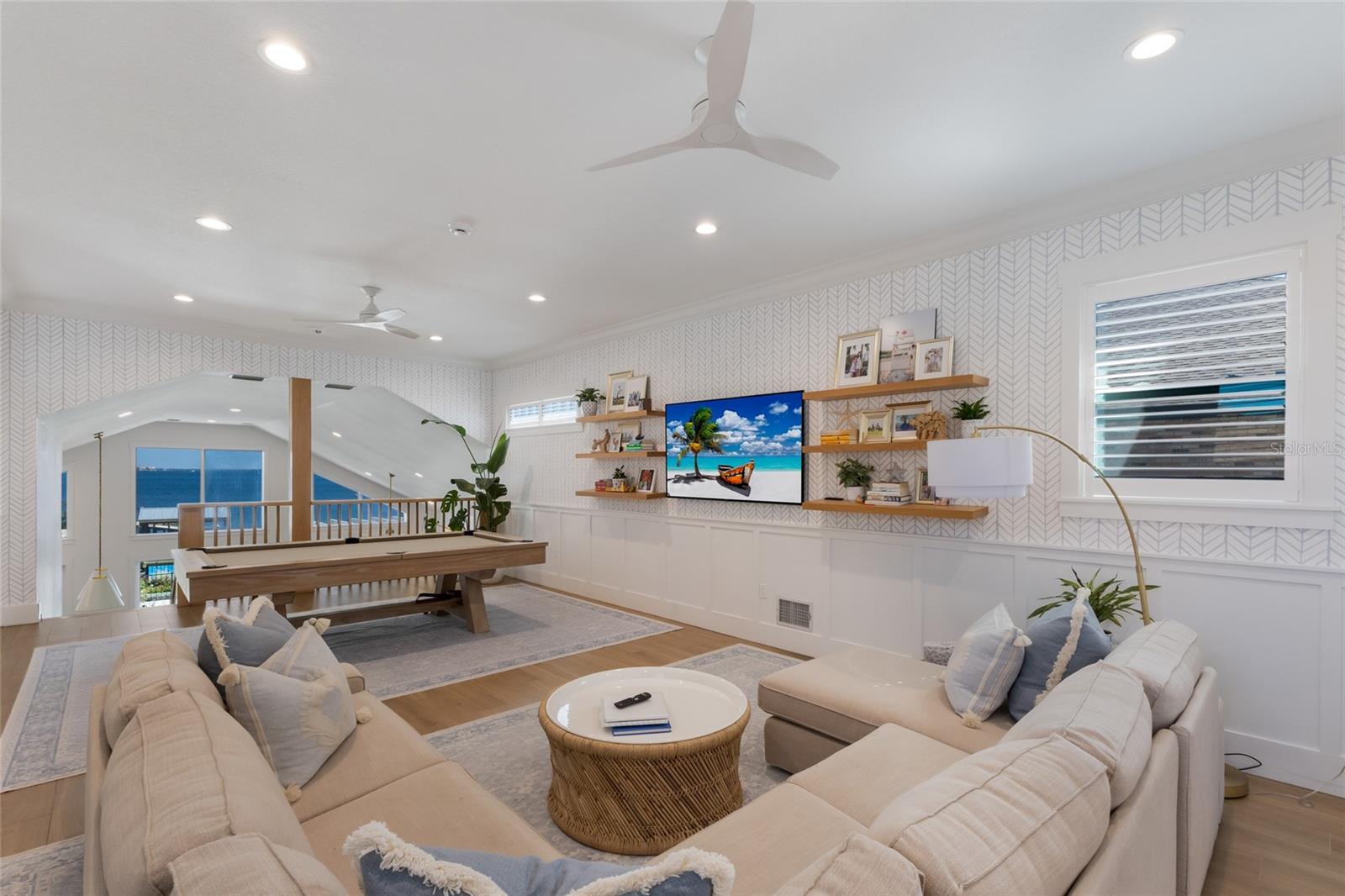 BRADLEY SHORES - Residential