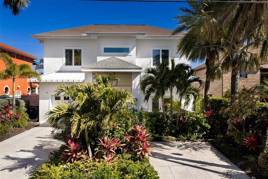 Photo of 1519 Riverview Lane, Bradenton, FL 34209 (MLS # A4689358)