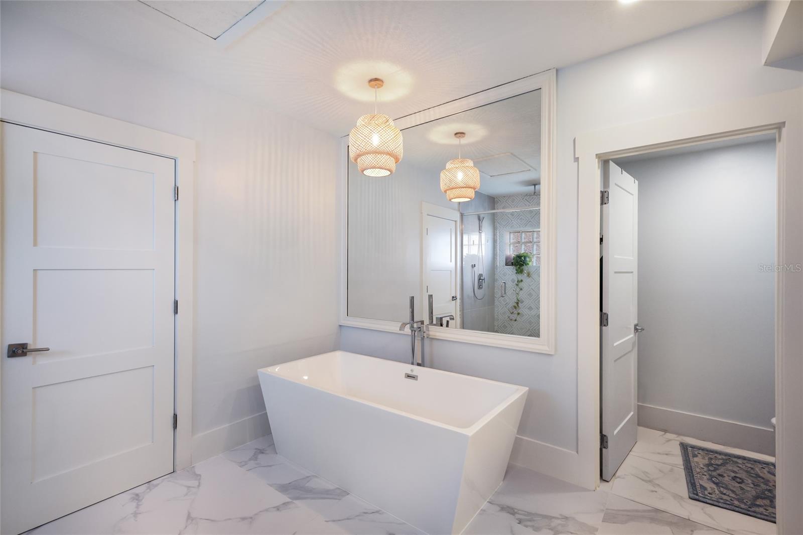 BRADLEY SHORES - Residential