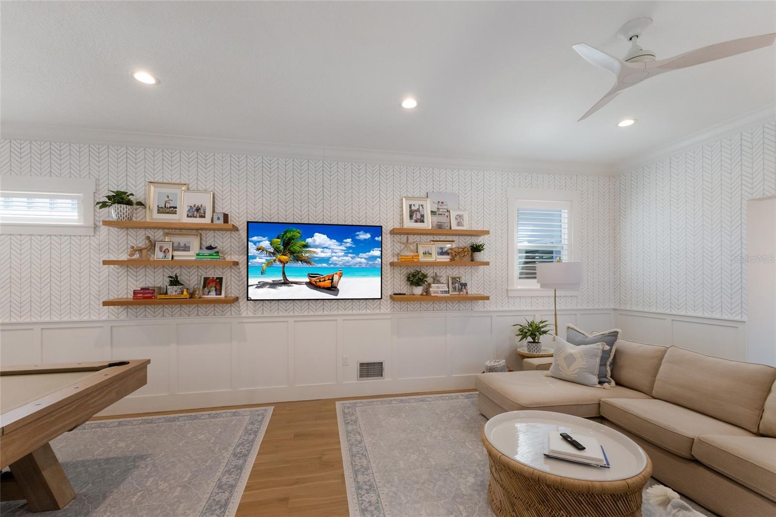 BRADLEY SHORES - Residential