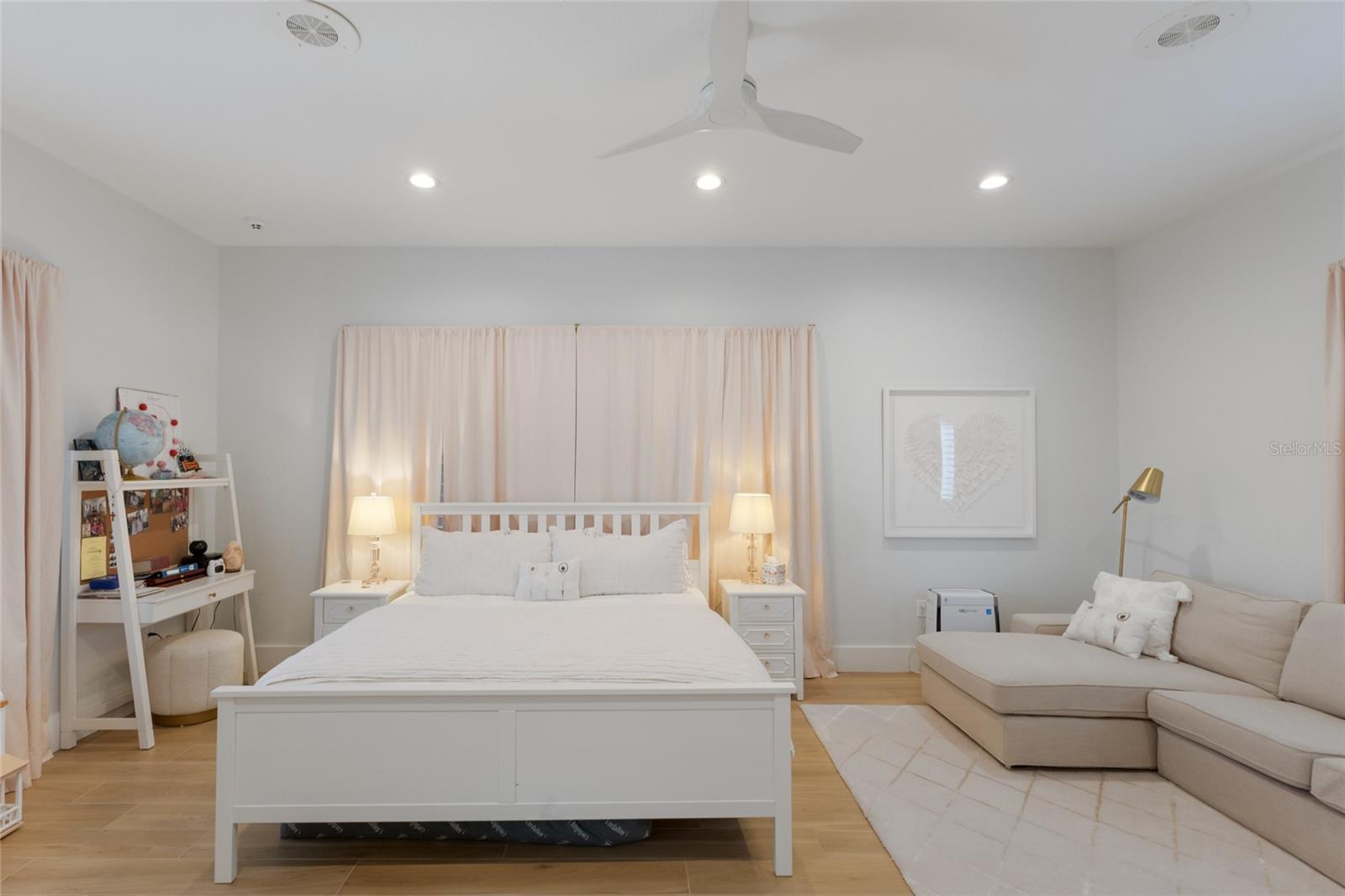 BRADLEY SHORES - Residential