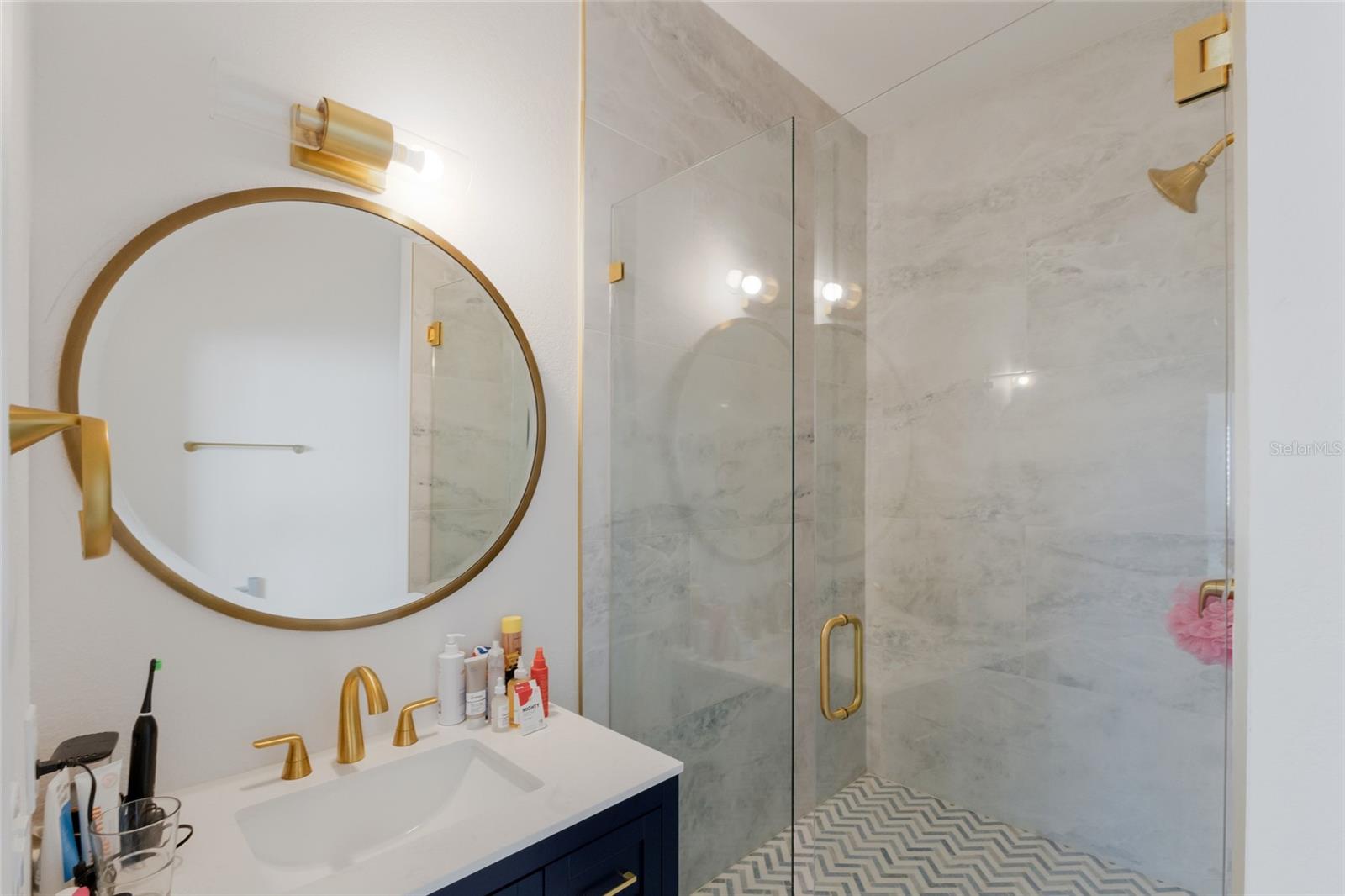 BRADLEY SHORES - Residential