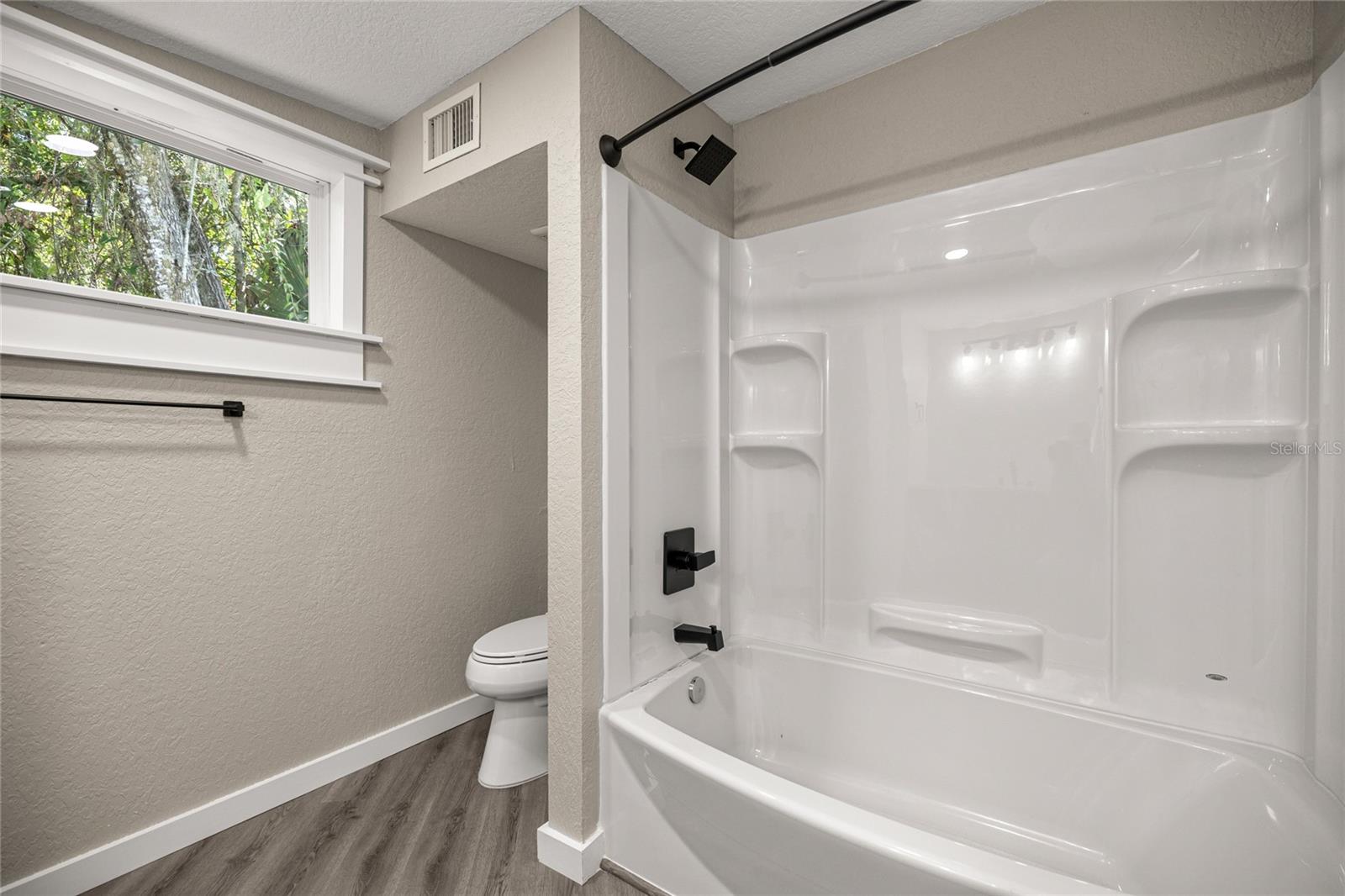 CRYSTAL PARK - Residential