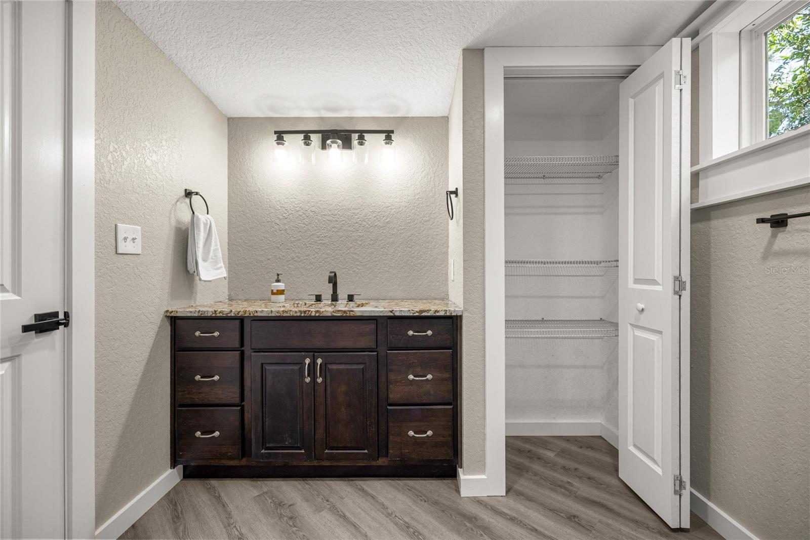 CRYSTAL PARK - Residential