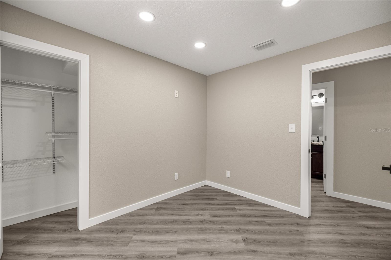 CRYSTAL PARK - Residential