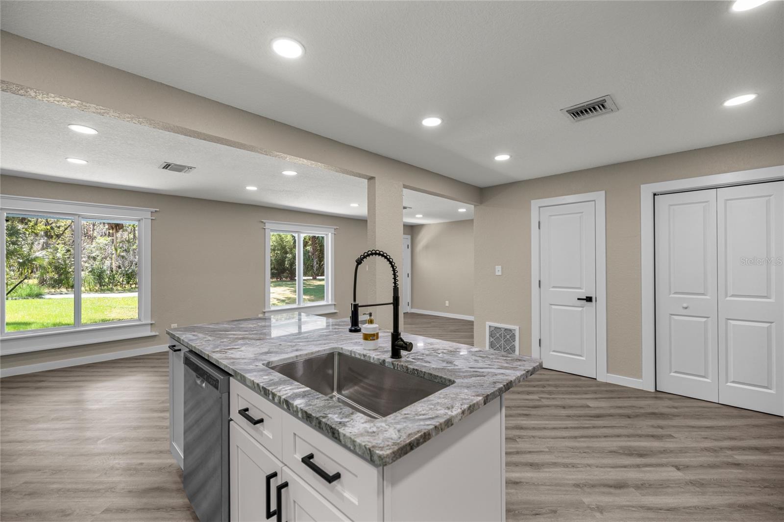 CRYSTAL PARK - Residential