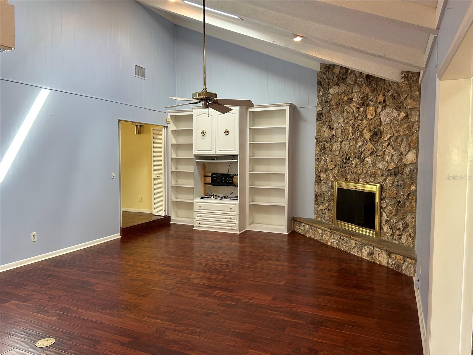 SOUTHERN OAKS - Residential