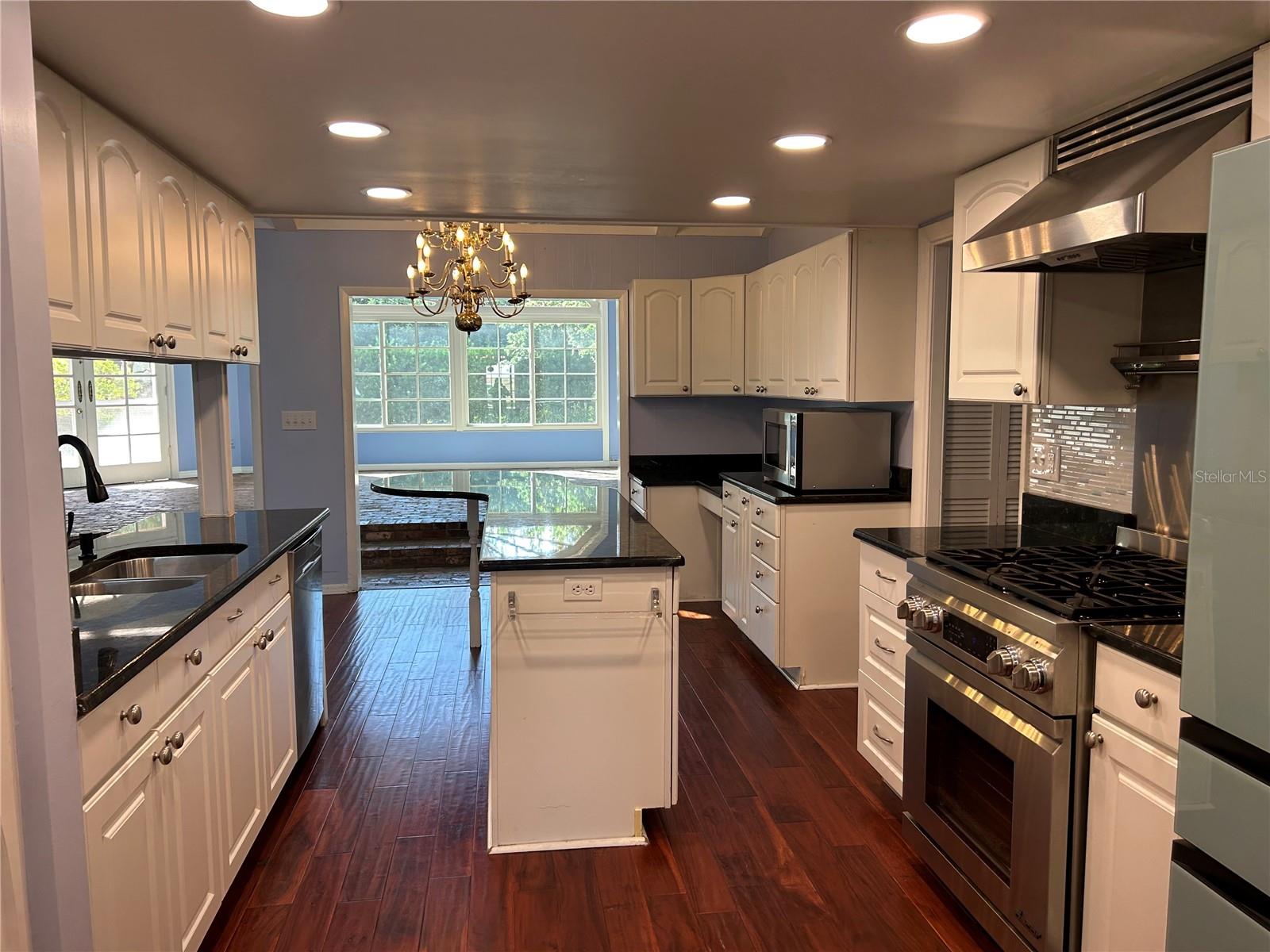 SOUTHERN OAKS - Residential