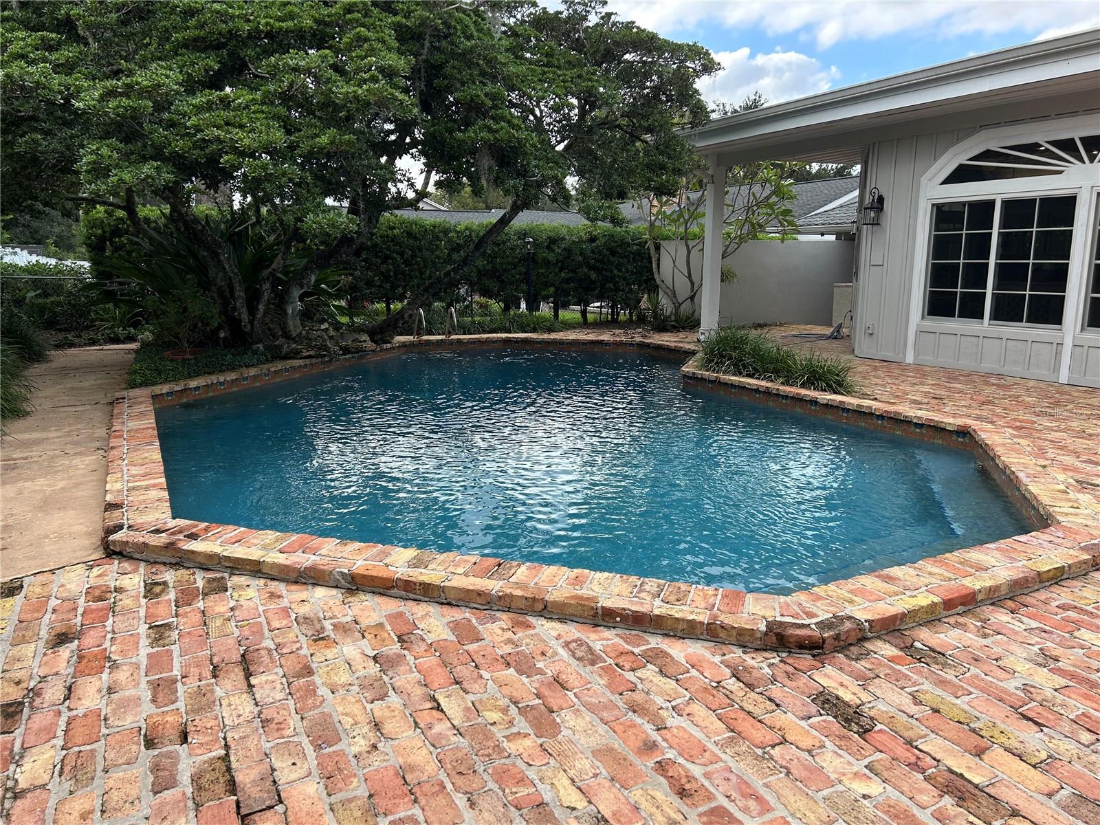 SOUTHERN OAKS - Residential