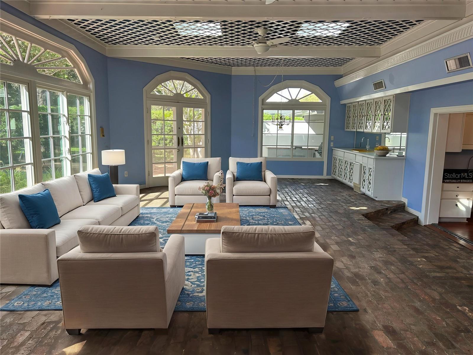 SOUTHERN OAKS - Residential