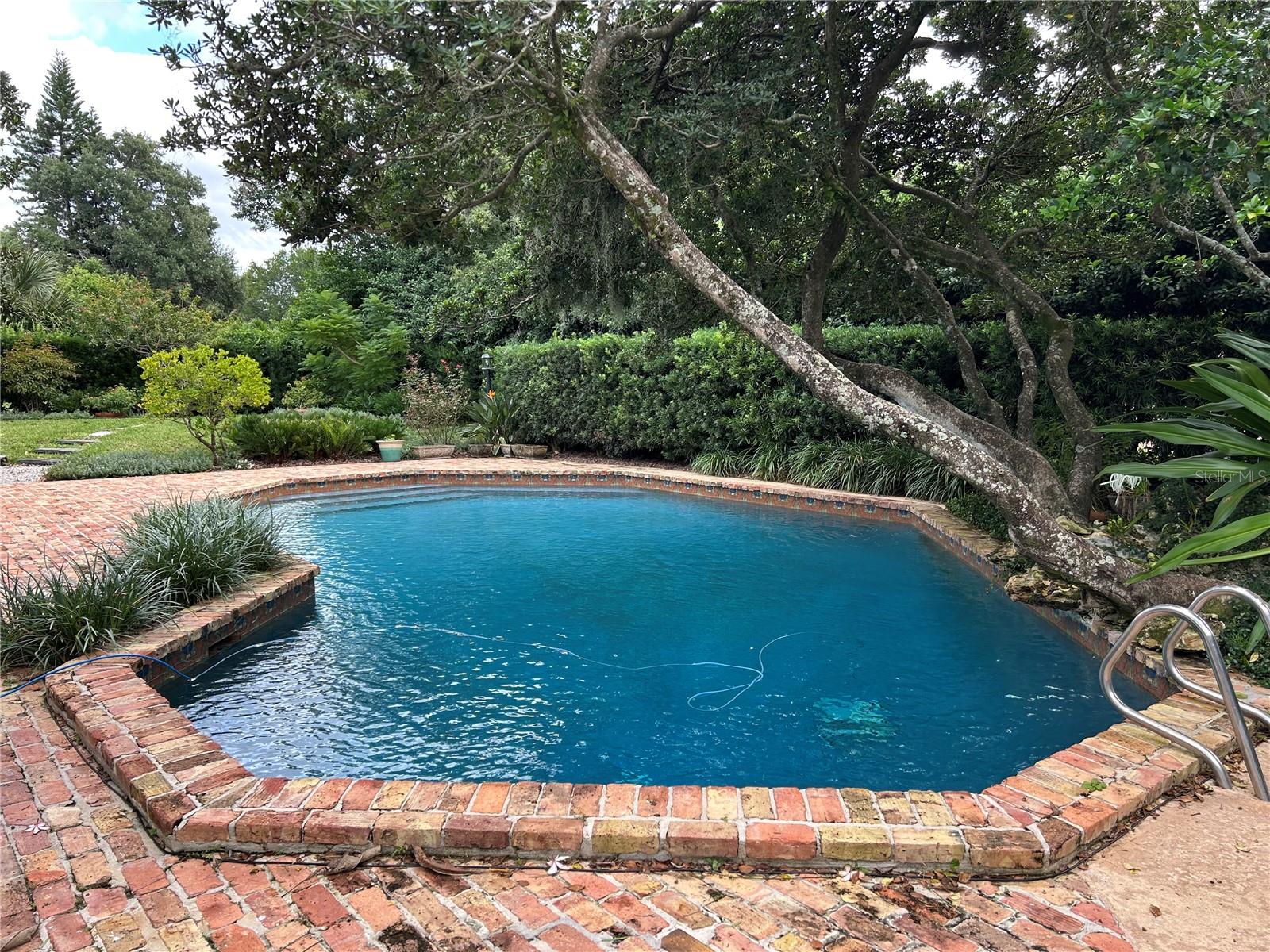 SOUTHERN OAKS - Residential