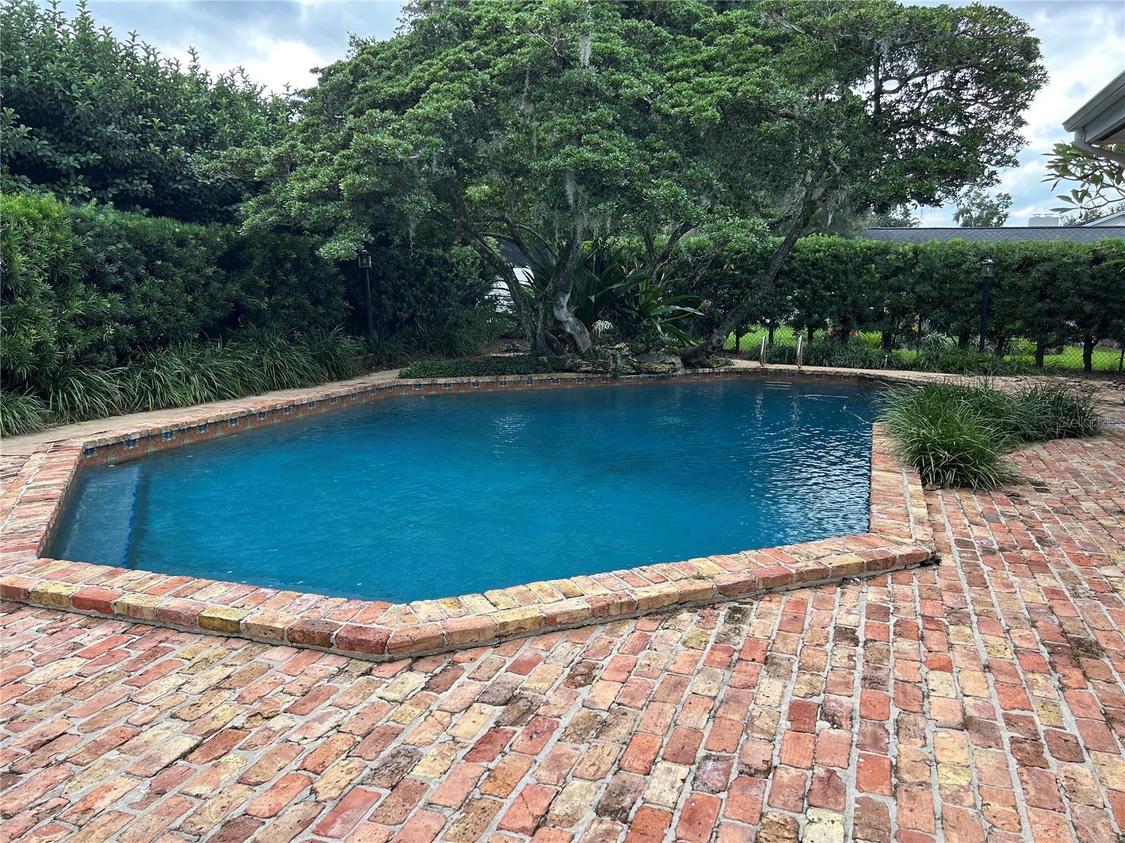 SOUTHERN OAKS - Residential