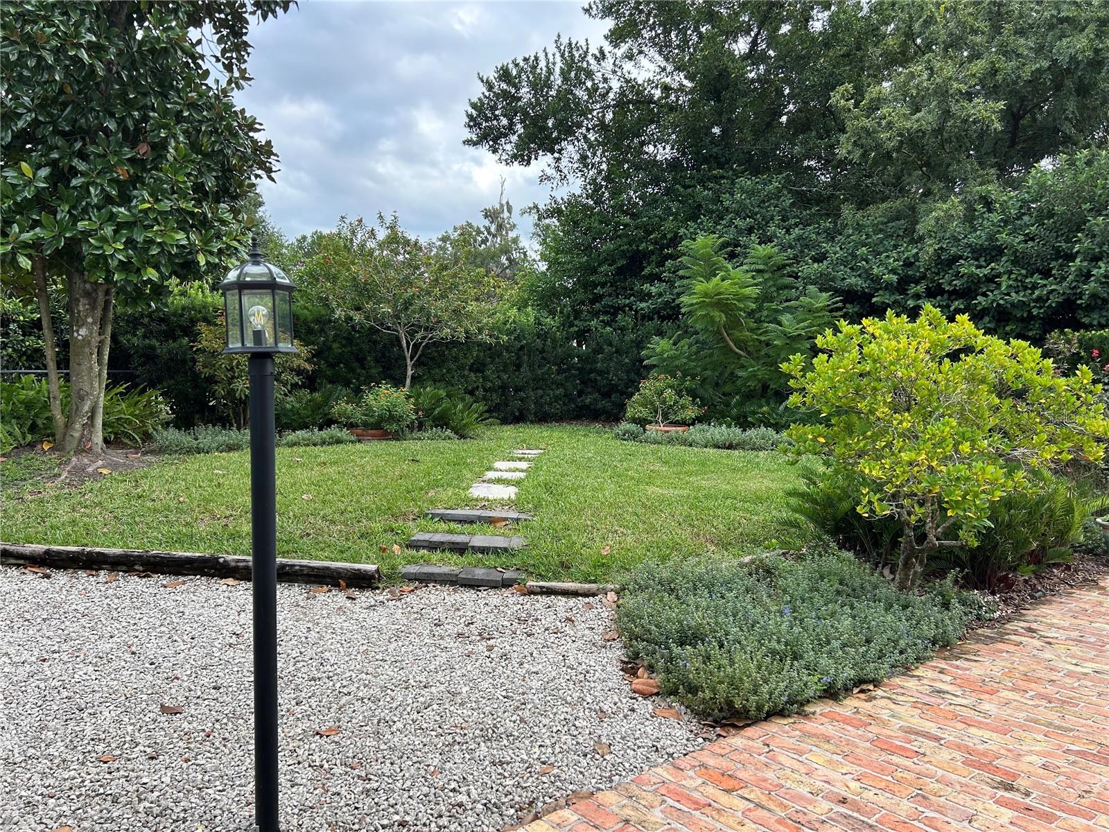 SOUTHERN OAKS - Residential