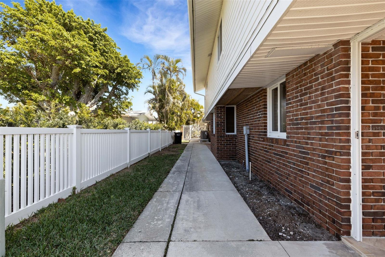 LA GUNA PARK - Residential