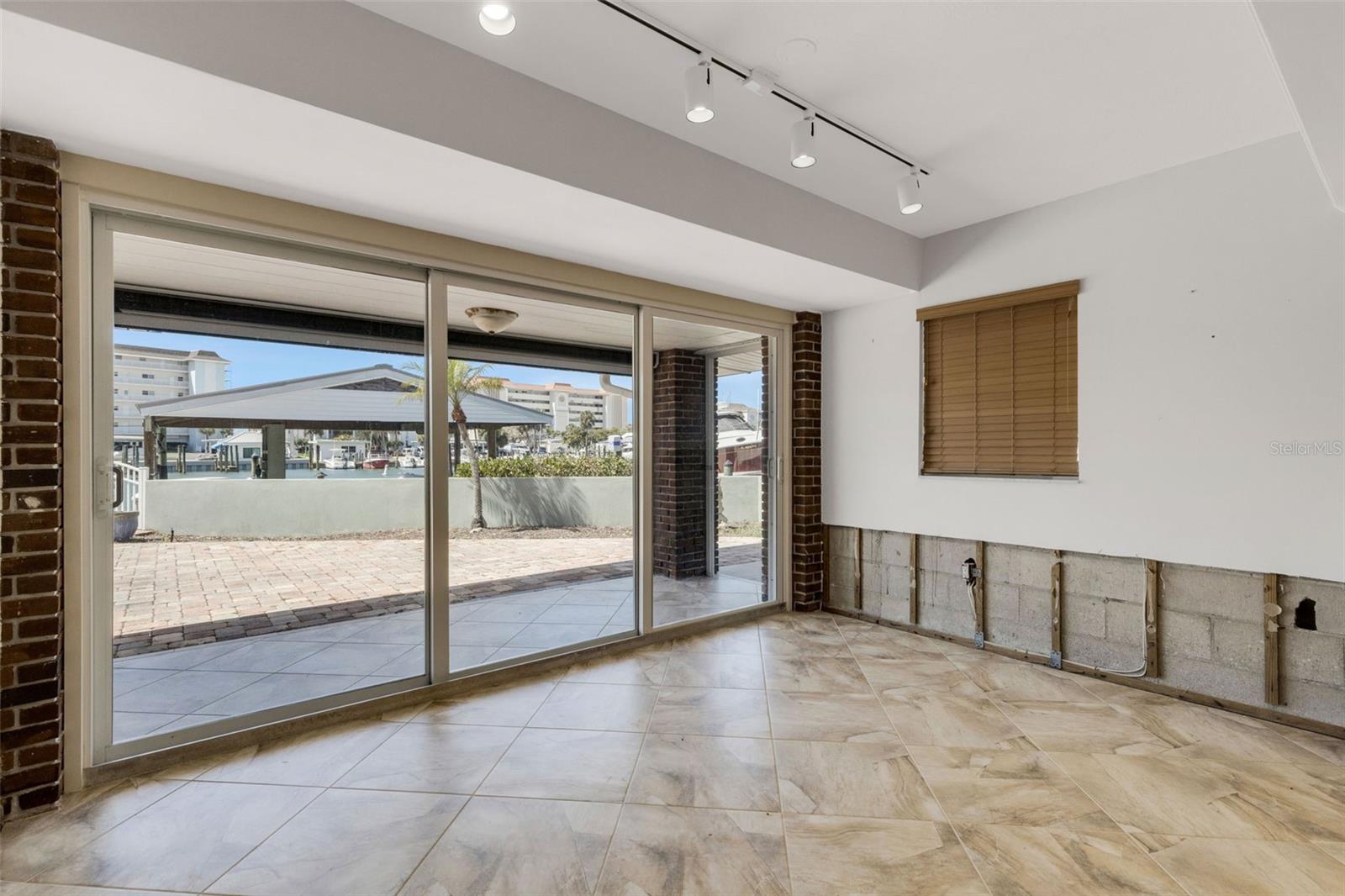 LA GUNA PARK - Residential