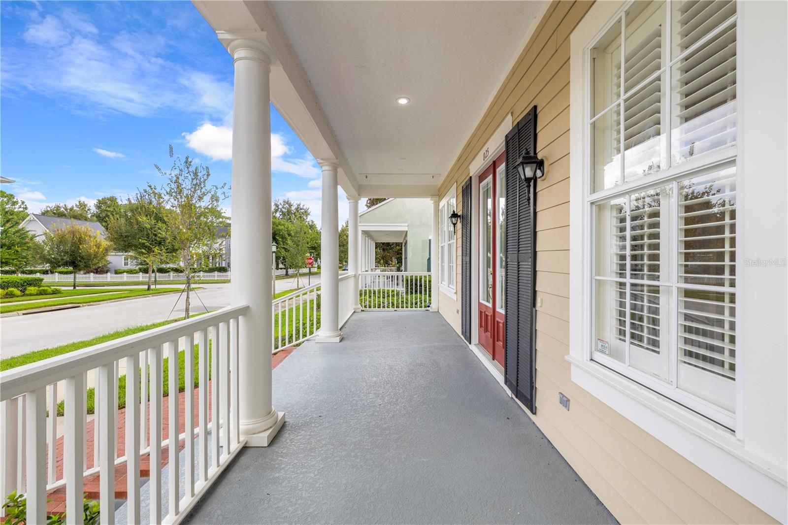 825 SPRING PARK LOOP