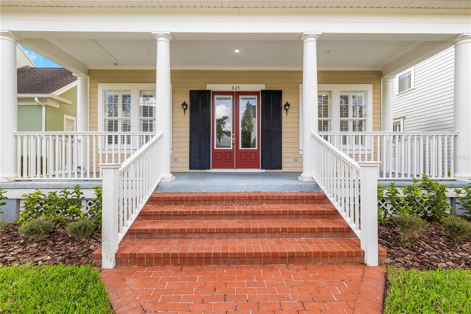 825 SPRING PARK LOOP
