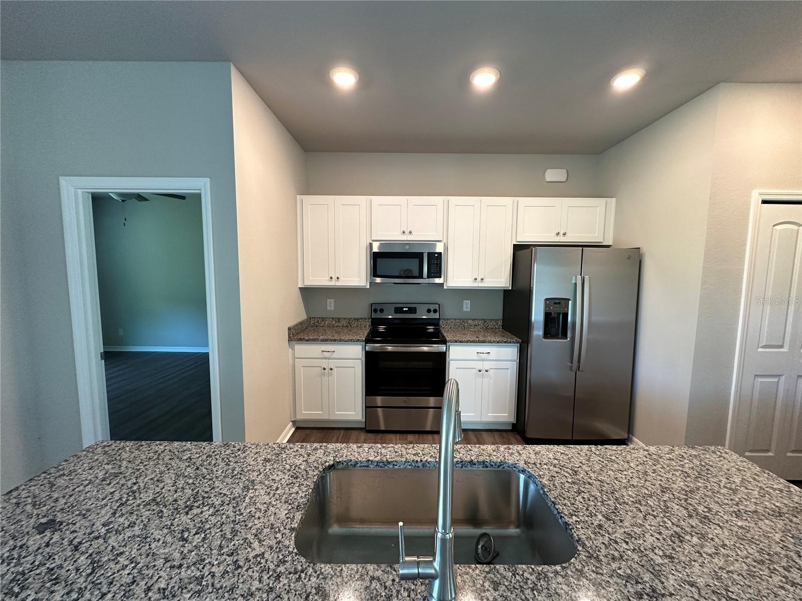 PORT CHARLOTTE SUB 08 - Residential Lease