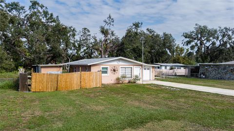 A home in PALMETTO