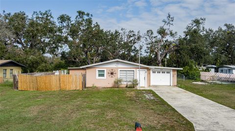 A home in PALMETTO