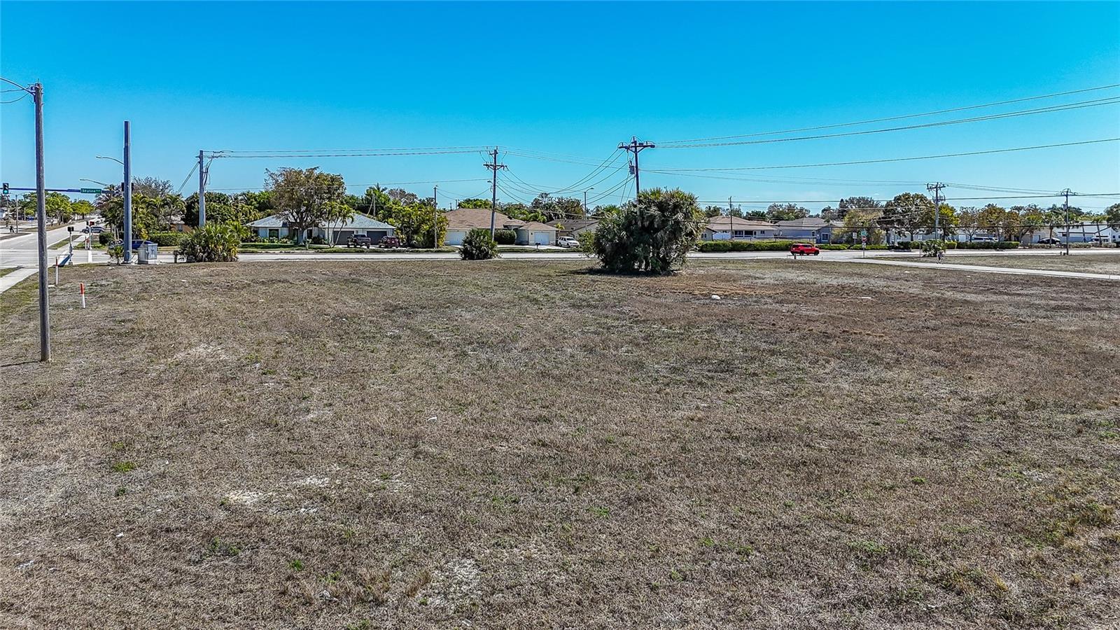 CAPE CORAL - Land