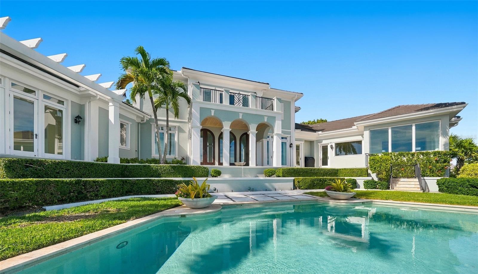 560 HARBOR POINT ROAD