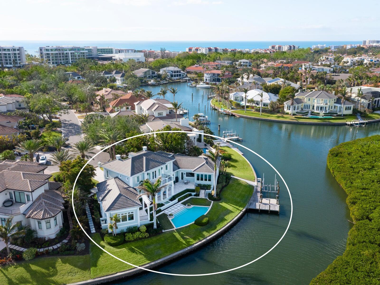 560 HARBOR POINT ROAD