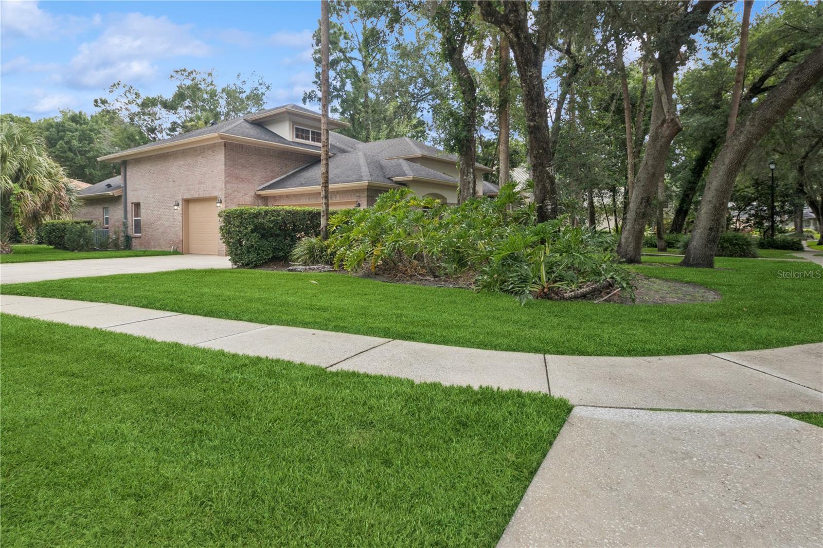 4823 SHORELINE CIRCLE