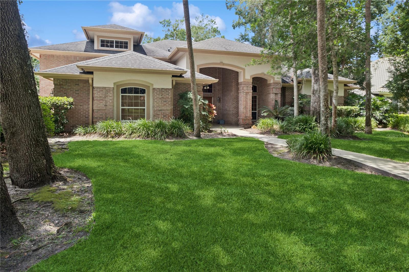 4823 SHORELINE CIRCLE