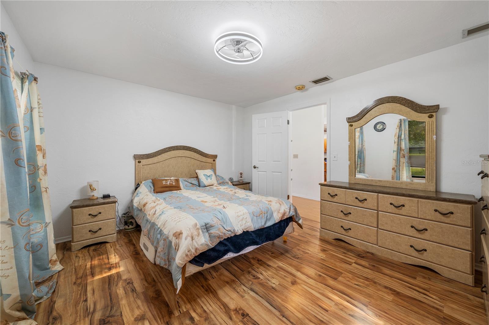 WILLOW RUN UNIT 04 - Residential