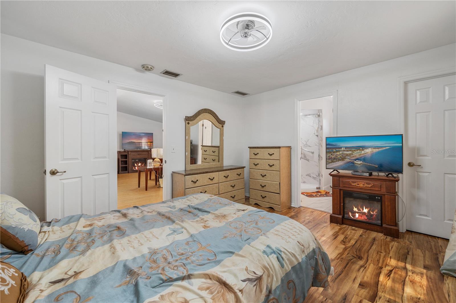 WILLOW RUN UNIT 04 - Residential