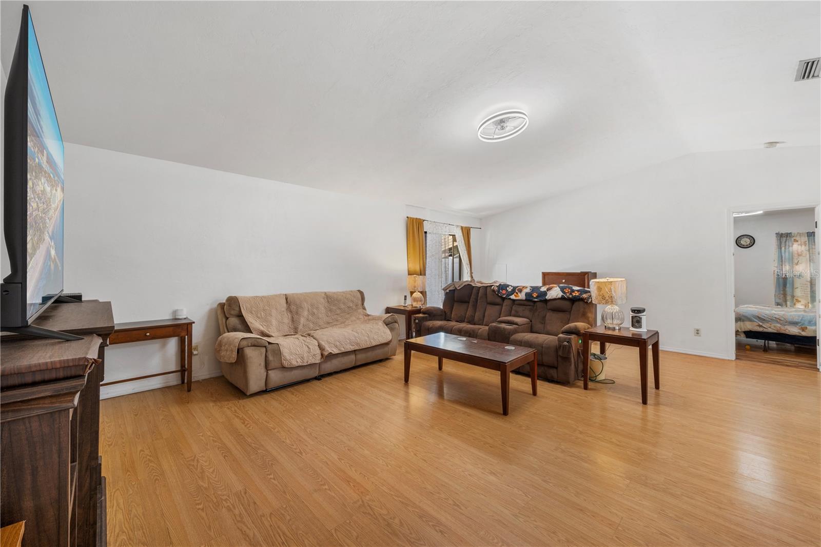 WILLOW RUN UNIT 04 - Residential