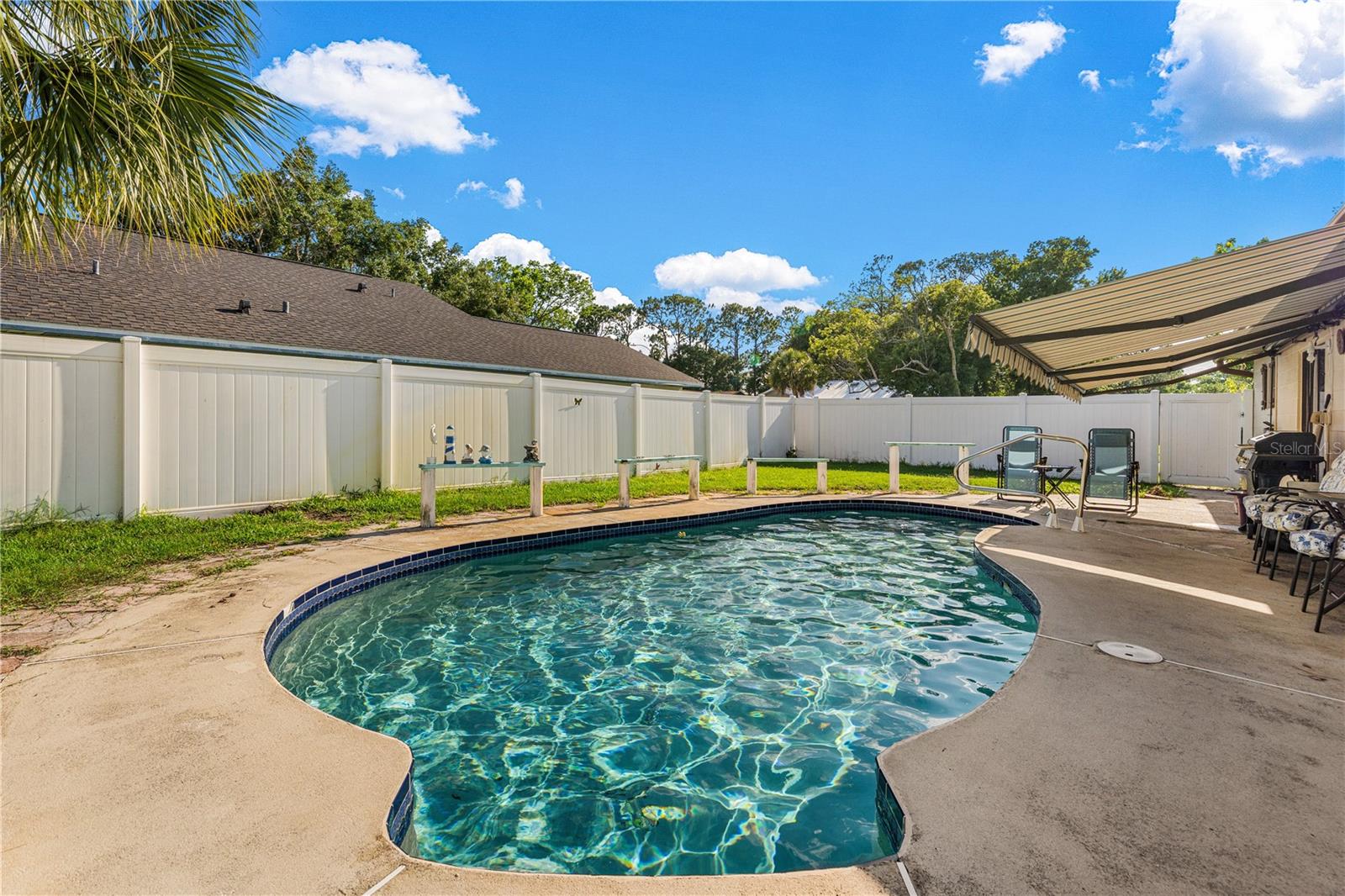 1228 THOMASINA DRIVE