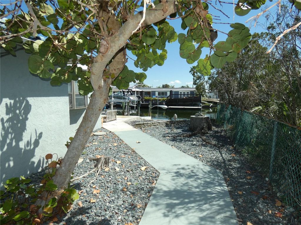 Photo of 13618 Stacey Drive, Hudson, FL 34667 (MLS # W7871553)