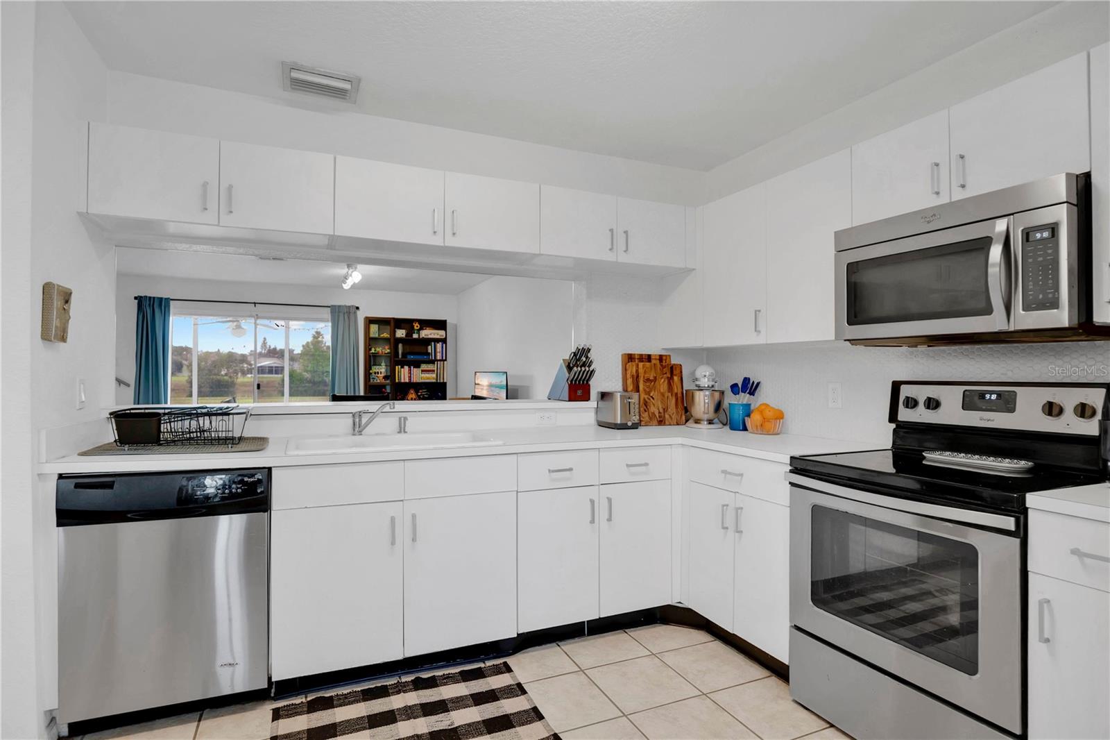 THATCHERS LANDING CONDO 03 - Residential