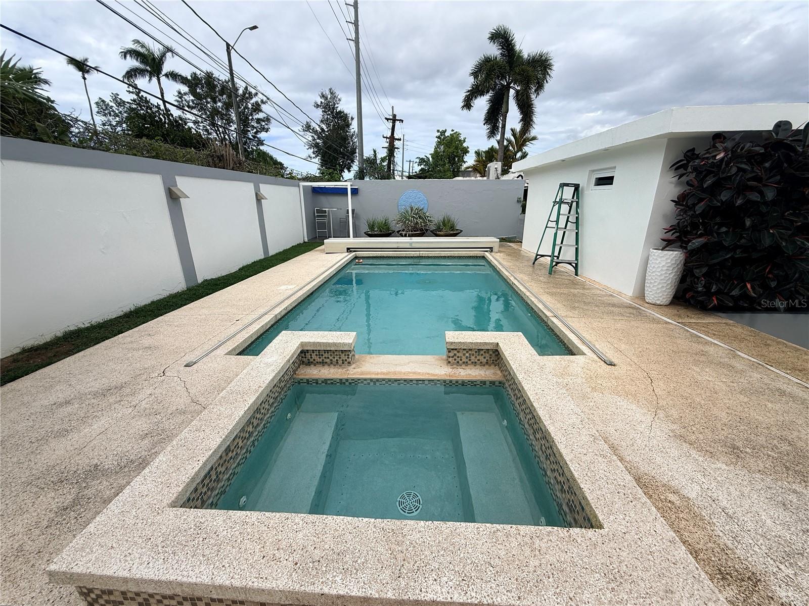 EXT VILLA CAPARRA - Residential