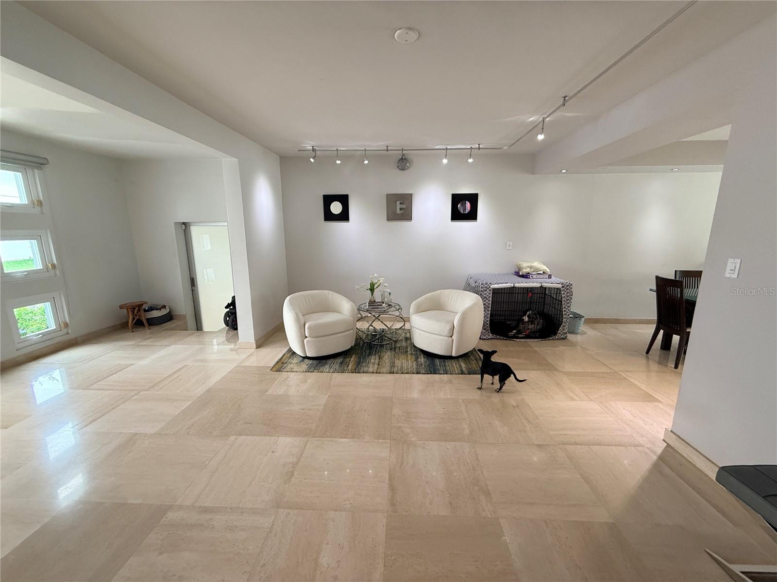 EXT VILLA CAPARRA - Residential