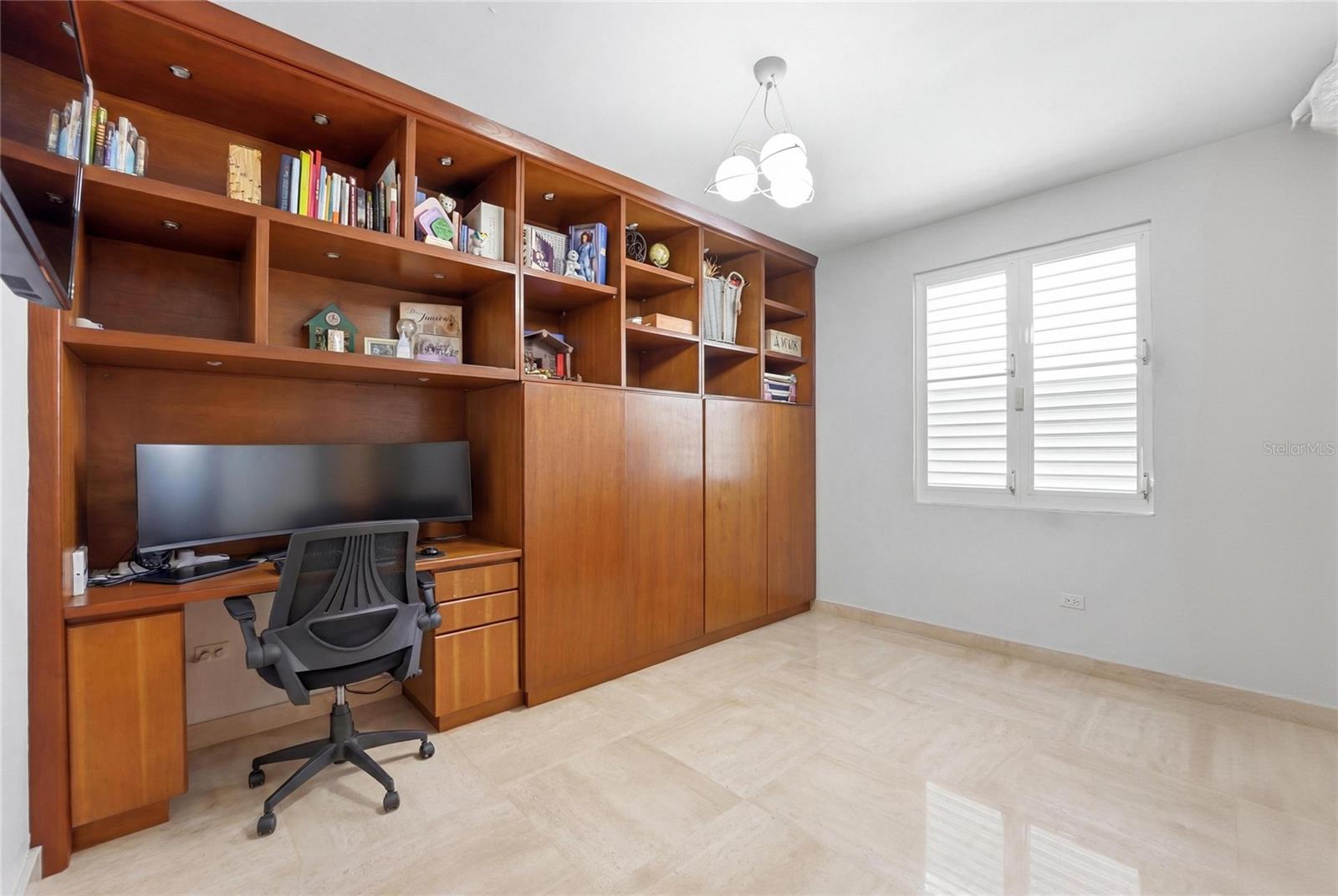 EXT VILLA CAPARRA - Residential