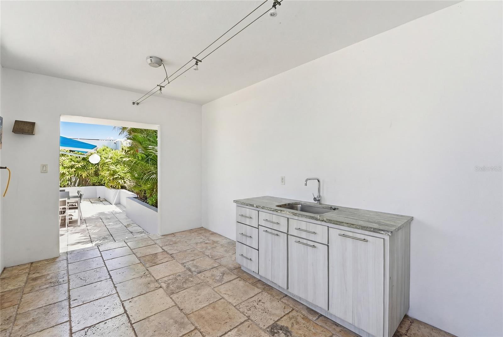 EXT VILLA CAPARRA - Residential