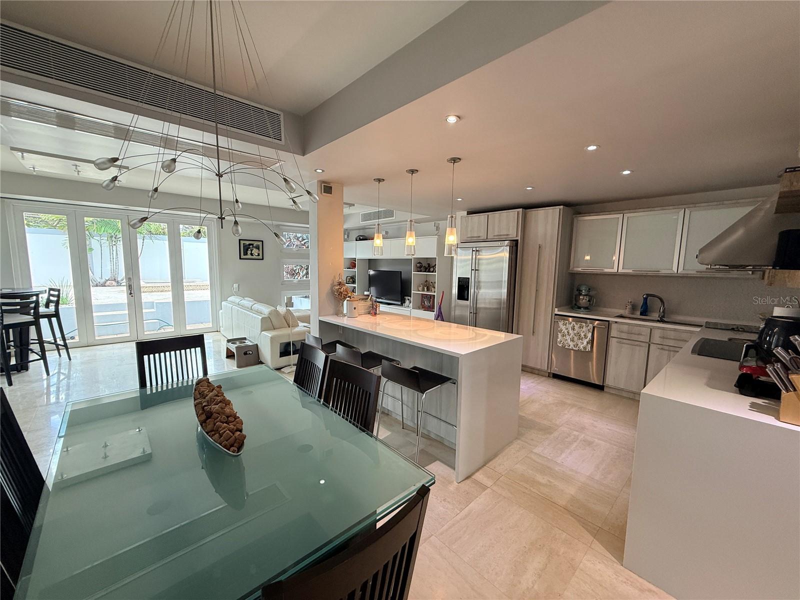 EXT VILLA CAPARRA - Residential