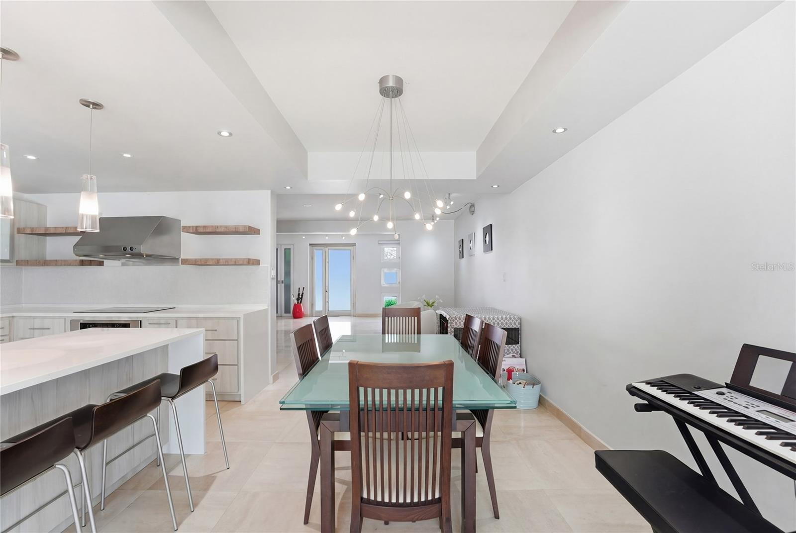 EXT VILLA CAPARRA - Residential