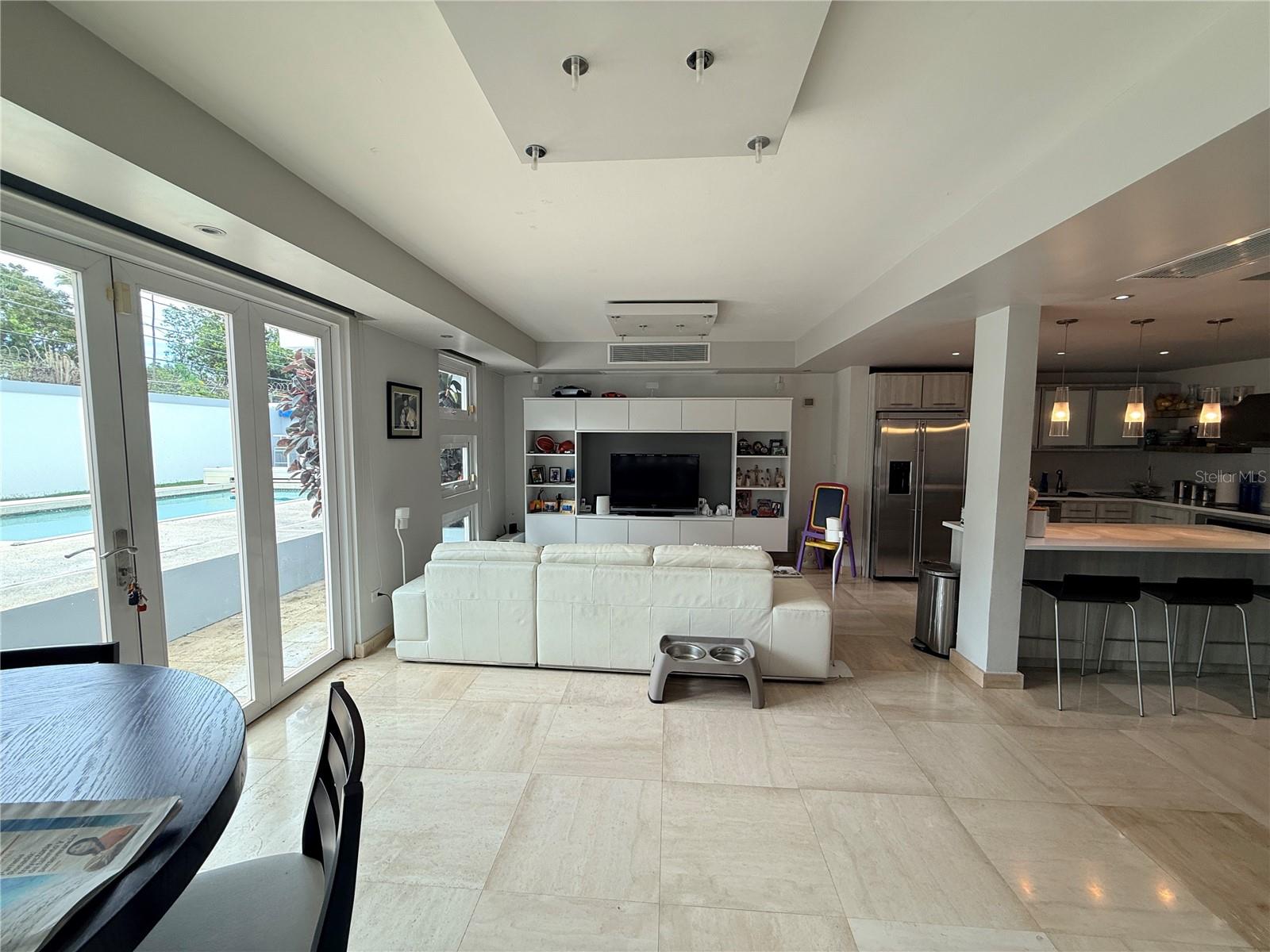 EXT VILLA CAPARRA - Residential