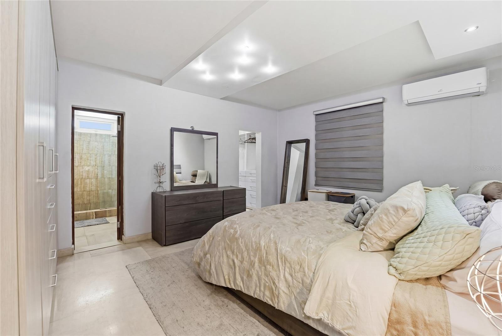 EXT VILLA CAPARRA - Residential