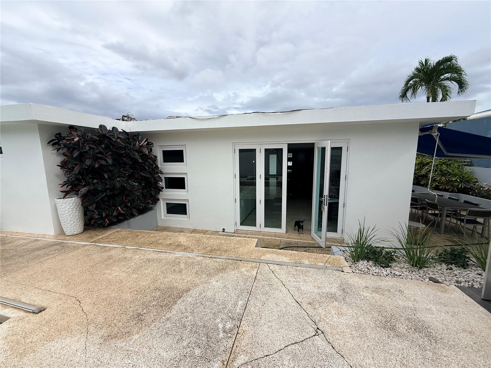 EXT VILLA CAPARRA - Residential