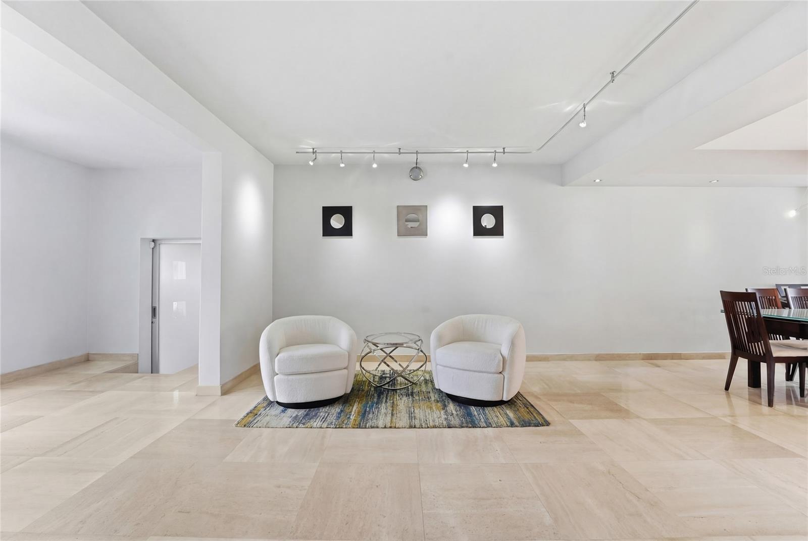 EXT VILLA CAPARRA - Residential