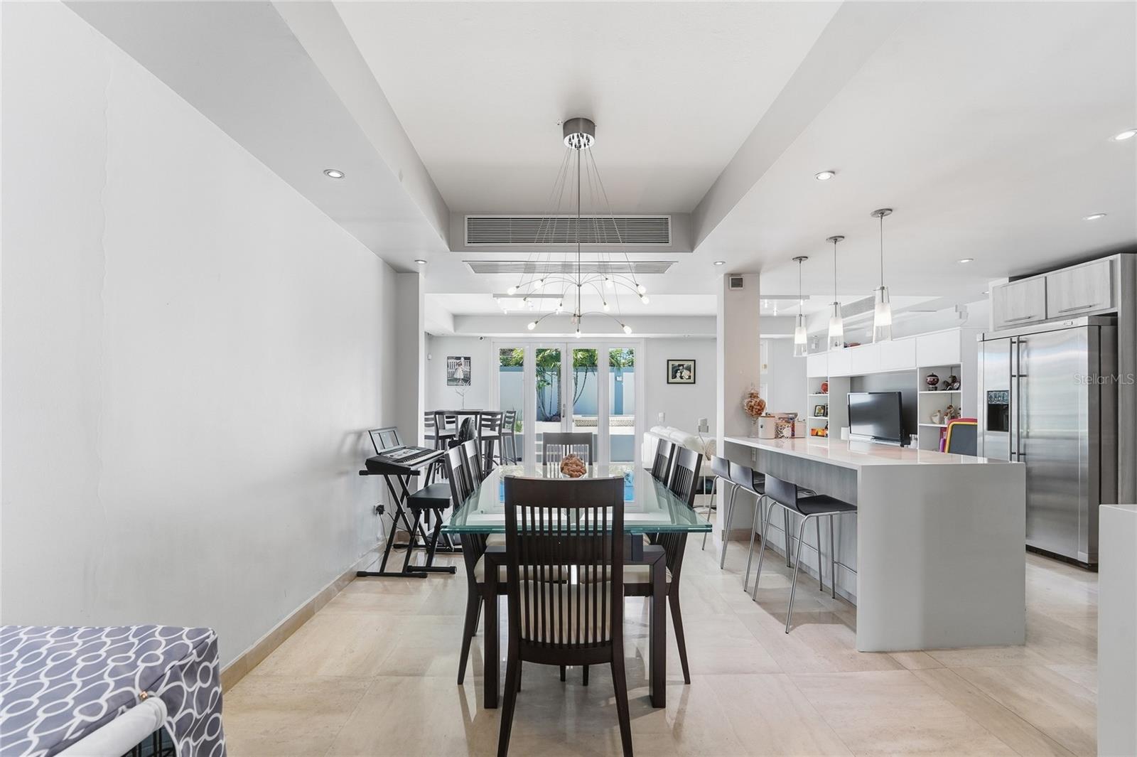 EXT VILLA CAPARRA - Residential