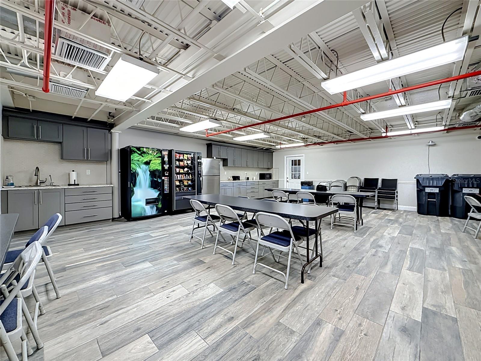 PINELLAS GROVES - Commercial Sale