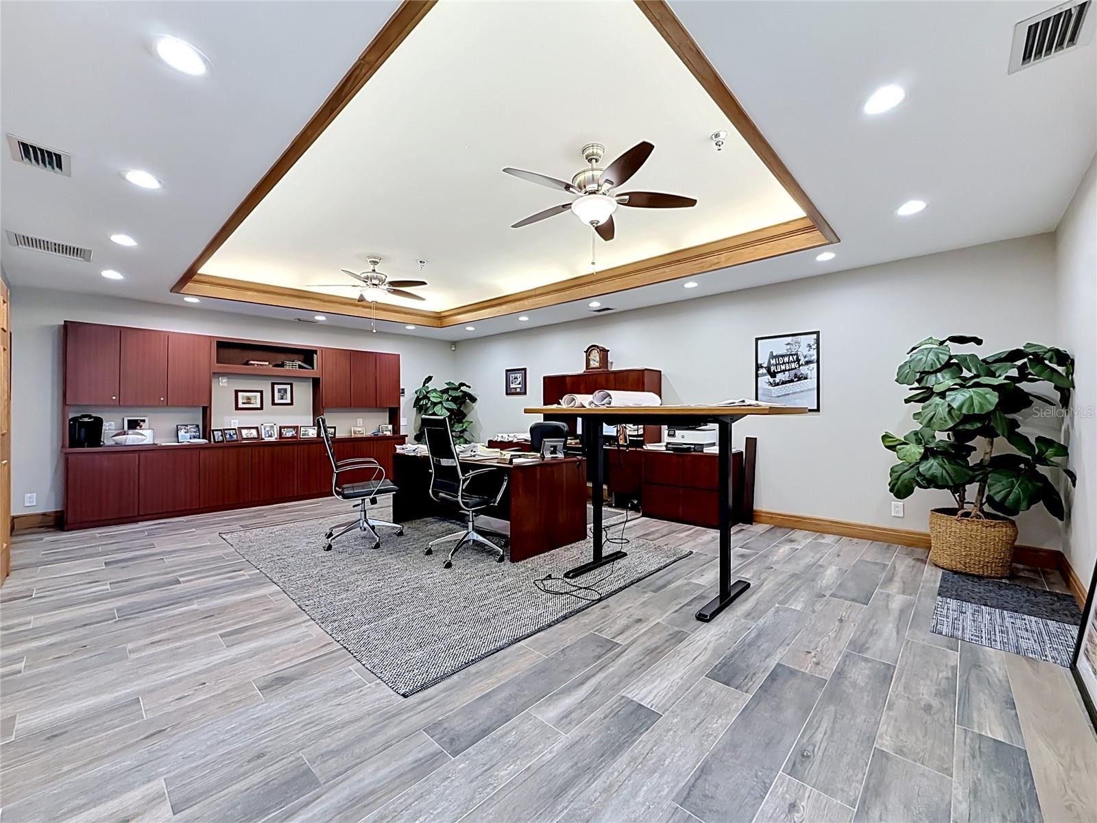 PINELLAS GROVES - Commercial Sale
